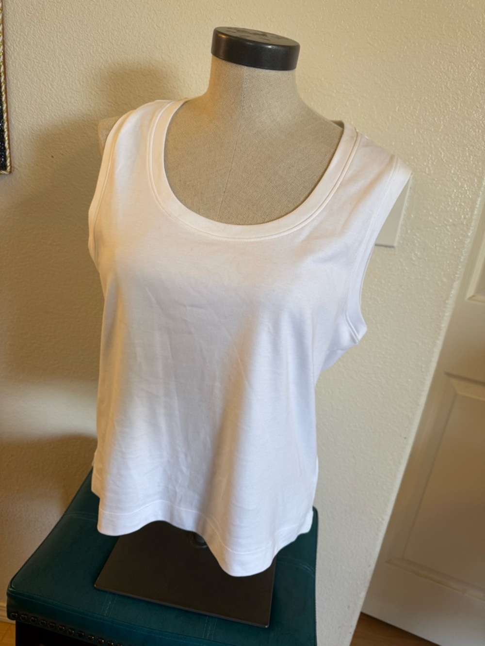 SPANX White Scoop Neck Tank Top